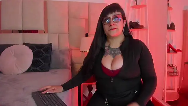 Violett Novoa online show from February 2026 08:02:01 PM