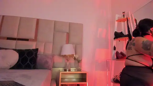 Violett Novoa online show from February 2026 08:34:01 PM