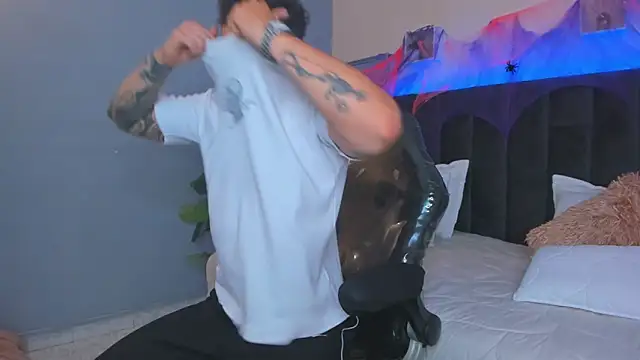 Thomas moon online show from October 2025 12:28:02 PM