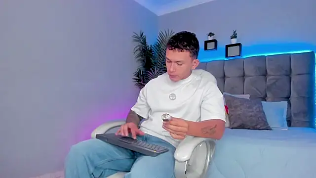 Thomas moon online show from June 2026 01:48:02 PM