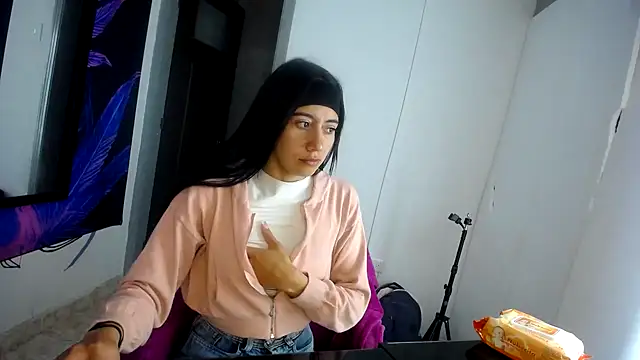 Madow Lu online show from October 2025 09:34:02 AM