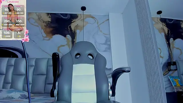 Snapshot of Elowen_Clark chatting on September 2025 08:20:02 PM Elowen Clark online show from September 2025 08:20:02 PM