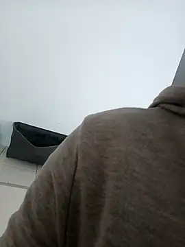 Snapshot of Elowen_Clark chatting on October 2025 07:31:01 PM Elowen Clark online show from October 2025 07:31:01 PM