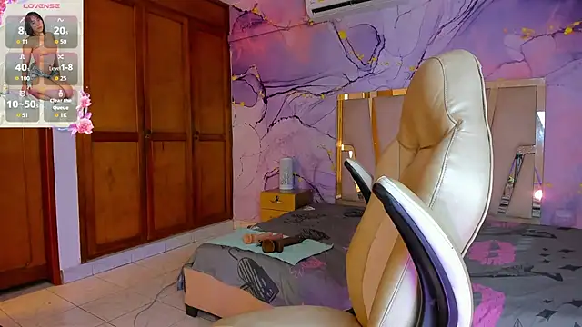 Snapshot of Elowen_Clark chatting on October 2025 08:31:01 PM Elowen Clark online show from October 2025 08:31:01 PM