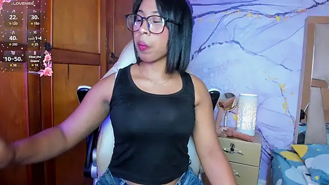 Snapshot of Elowen_Clark chatting on October 2025 07:46:02 PM Elowen Clark online show from October 2025 07:46:02 PM