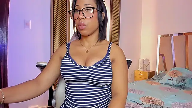 Elowen Clark online show from December 2025 08:15:01 PM