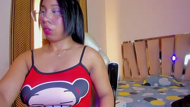 Elowen Clark online show from February 2026 07:45:01 PM