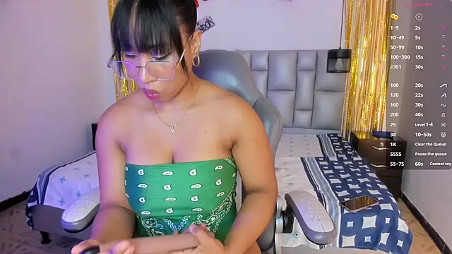 Elowen Clark online show from March 2026 08:15:02 PM