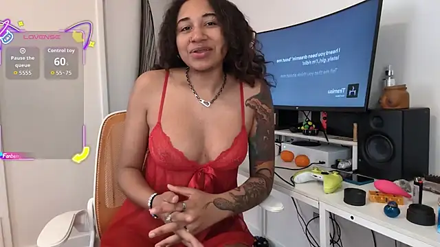 Snapshot of onlystrings chatting on February 2026 11:12:02 PM onlystrings online show from February 2026 11:12:02 PM