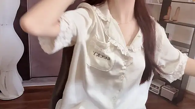 Shenlly online show from July 2026 01:15:02 AM