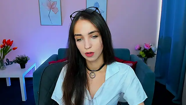 Snapshot of EllaSteele chatting on September 2025 01:45:01 PM EllaSteele online show from September 2025 01:45:01 PM