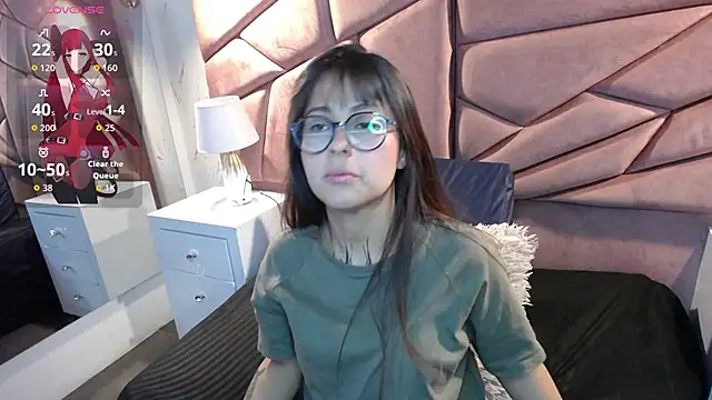 sophiaa 7 online show from October 2025 11:54:02 AM