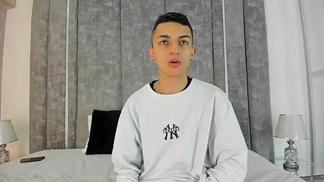 NickandAbby  online show from October 2025 11:42:02 AM