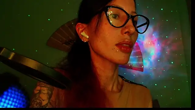 Snapshot of KiotoShine chatting on December 2025 06:45:01 PM KiotoShine online show from December 2025 06:45:01 PM