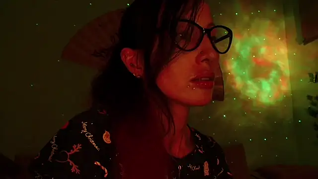 Snapshot of KiotoShine chatting on January 2026 10:12:02 PM KiotoShine online show from January 2026 10:12:02 PM