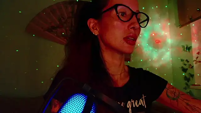 Snapshot of KiotoShine chatting on January 2026 04:09:01 PM KiotoShine online show from January 2026 04:09:01 PM