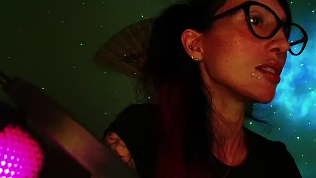 Snapshot of KiotoShine chatting on February 2026 06:59:02 PM KiotoShine online show from February 2026 06:59:02 PM