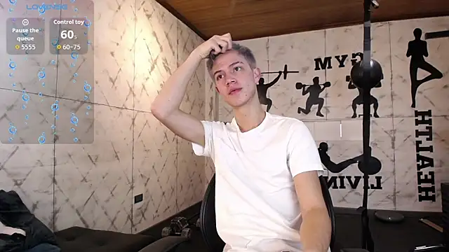 Snapshot of nicktorn chatting on October 2025 11:42:01 AM nicktorn online show from October 2025 11:42:01 AM