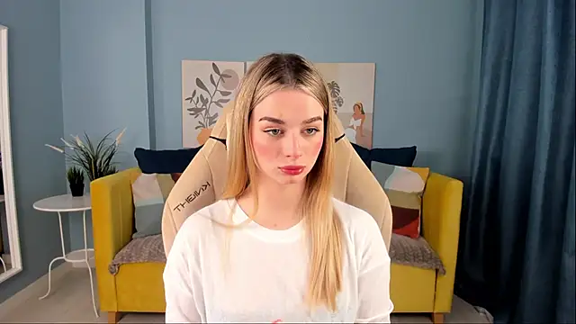 SweetyLicky online show from November 2025 04:08:01 PM