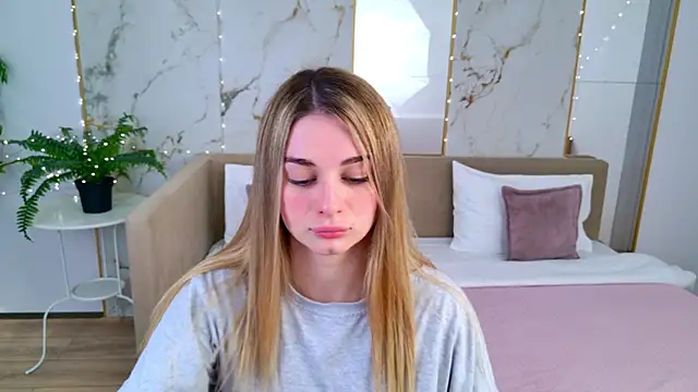 SweetyLicky online show from May 2026 03:06:02 PM
