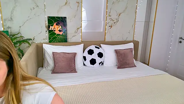 SweetyLicky online show from June 2026 04:07:02 PM