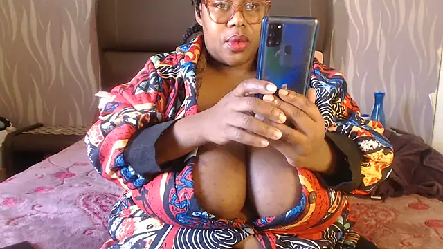 Snapshot of BoobsQueen46K chatting on June 2026 11:30:02 AM BoobsQueen46K online show from June 2026 11:30:02 AM