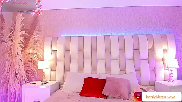 Viollet xoxo online show from March 2026 08:03:01 PM