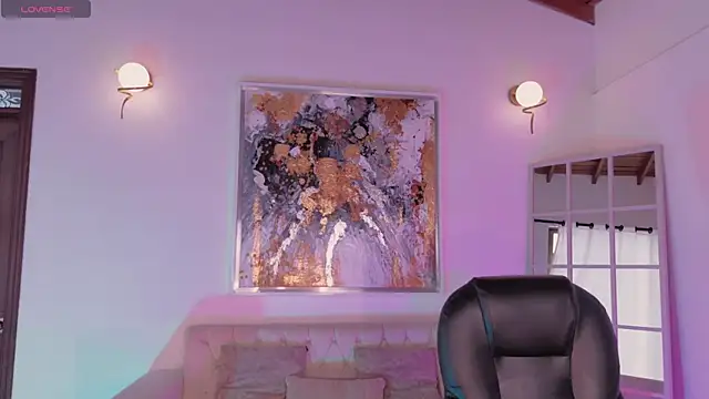 MiaLaurence online show from June 2026 06:34:02 PM