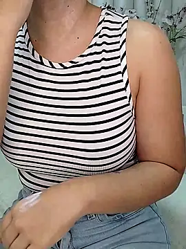 CataRicci online show from October 2025 12:06:01 PM