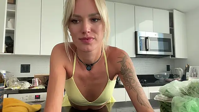Ohbabykelly online show from April 2026 10:26:02 PM