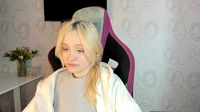 Julliakoill online show from February 2026 10:36:01 AM