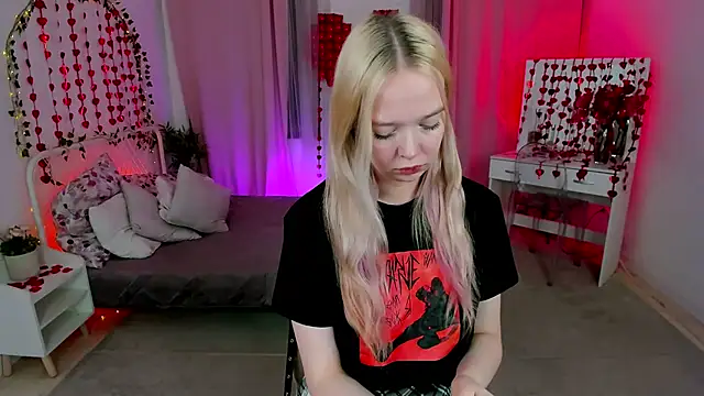 Snapshot of BellaMontgomery chatting on February 2026 01:15:02 PM BellaMontgomery online show from February 2026 01:15:02 PM