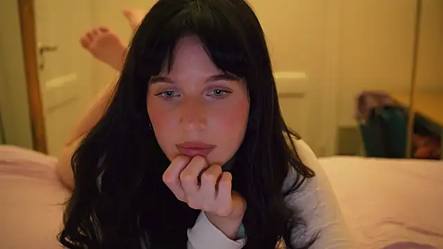 Snapshot of ellaa91 chatting on November 2025 04:07:01 PM ellaa91 online show from November 2025 04:07:01 PM