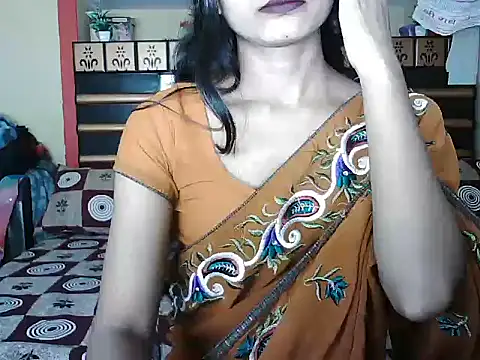 Snapshot of ROSE_GOLDE chatting on October 2025 02:13:01 PM ROSE GOLDE online show from October 2025 02:13:01 PM