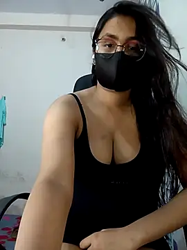 hotmanshi online show from September 2025 12:40:02 PM