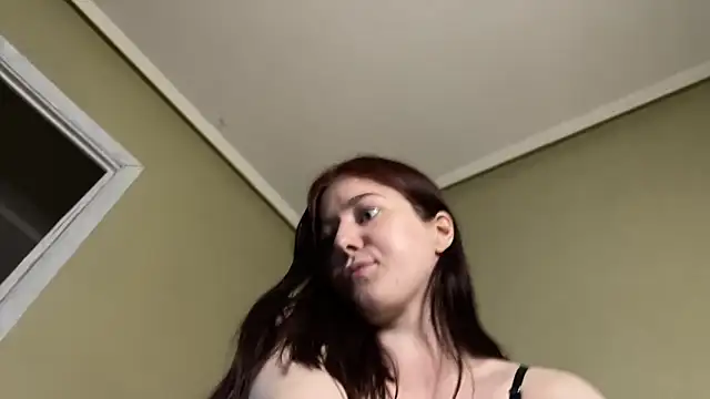 Snapshot of Marinpeach chatting on April 2026 05:30:01 PM Marinpeach online show from April 2026 05:30:01 PM