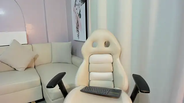 BabyAngel18  online show from February 2026 03:27:01 AM