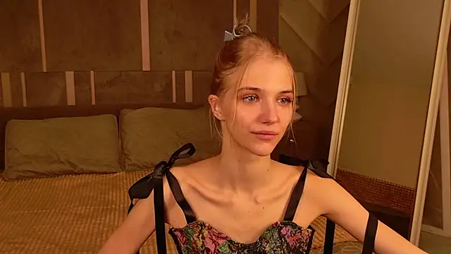 Snapshot of 4example_Chloe chatting on February 2026 10:33:02 AM 4example Chloe online show from February 2026 10:33:02 AM