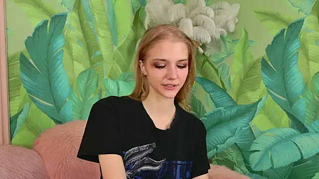 Snapshot of 4example_Chloe chatting on March 2026 05:40:02 AM 4example Chloe online show from March 2026 05:40:02 AM