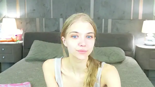 Snapshot of 4example_Chloe chatting on April 2026 05:49:01 AM 4example Chloe online show from April 2026 05:49:01 AM