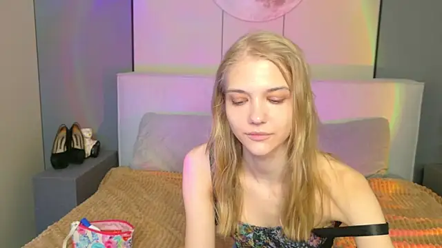 Snapshot of 4example_Chloe chatting on April 2026 05:46:01 AM 4example Chloe online show from April 2026 05:46:01 AM