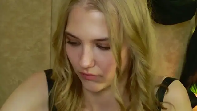 Snapshot of 4example_Chloe chatting on May 2026 02:56:01 PM 4example Chloe online show from May 2026 02:56:01 PM