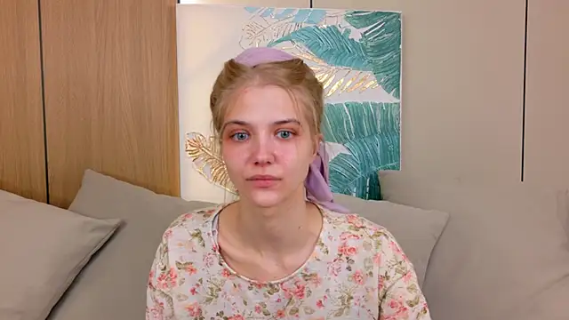 Snapshot of 4example_Chloe chatting on May 2026 05:27:01 AM 4example Chloe online show from May 2026 05:27:01 AM