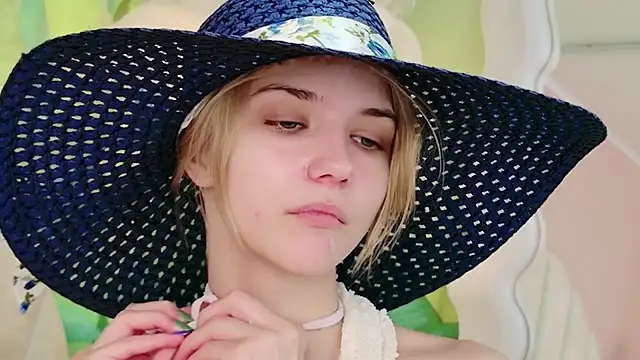 Snapshot of 4example_Chloe chatting on July 2026 05:46:01 AM 4example Chloe online show from July 2026 05:46:01 AM