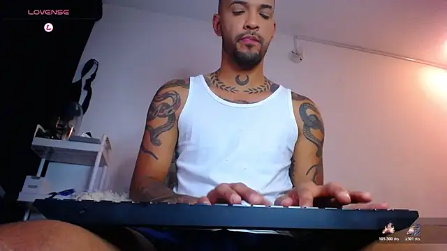 Snapshot of LickMyInk chatting on November 2025 02:22:02 AM LickMyInk online show from November 2025 02:22:02 AM