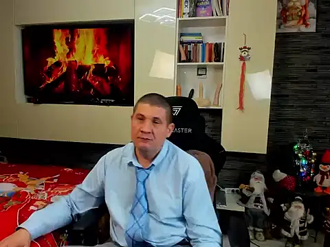 SpartacusDaddy48 online show from January 2026 10:35:02 PM