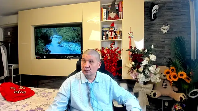 SpartacusDaddy48 online show from April 2026 04:24:02 PM