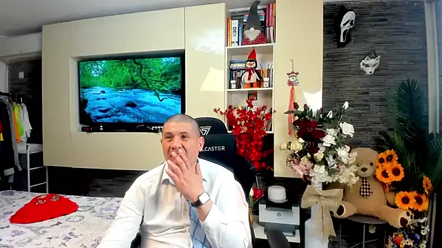 SpartacusDaddy48 online show from May 2026 11:49:01 AM