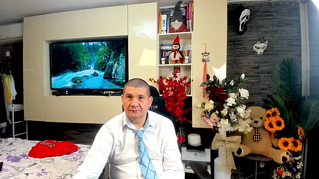 SpartacusDaddy48 online show from May 2026 02:33:01 PM