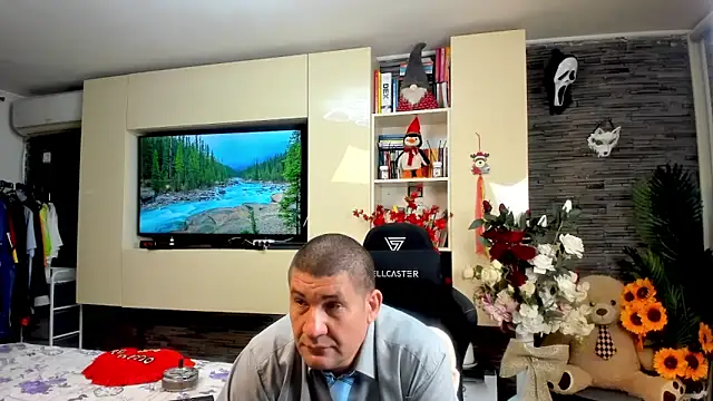 SpartacusDaddy48 online show from May 2026 01:38:01 PM